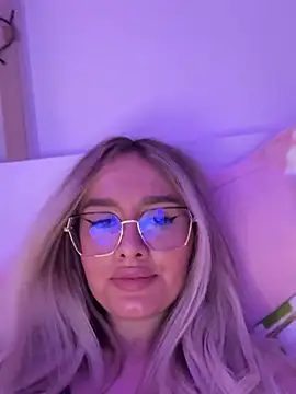 Snapshot of mollyxxx chatting on 01-20-25, 03:50 mollyxxx online show from 01-20-25, 03:50