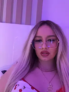 Snapshot of mollyxxx chatting on 02-06-25, 05:57 mollyxxx online show from 02-06-25, 05:57