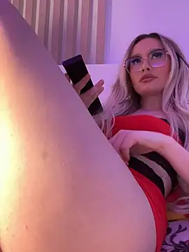 Snapshot of mollyxxx chatting on 02-13-25, 07:35 mollyxxx online show from 02-13-25, 07:35