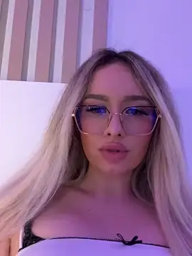 Snapshot of mollyxxx chatting on 02-14-25, 07:49 mollyxxx online show from 02-14-25, 07:49