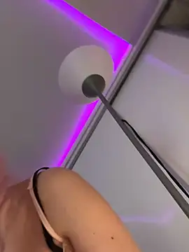 Snapshot of mollyxxx chatting on 03-06-25, 05:35 mollyxxx online show from 03-06-25, 05:35