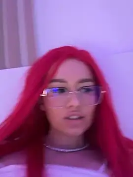 Snapshot of mollyxxx chatting on 03-11-25, 11:12 mollyxxx online show from 03-11-25, 11:12