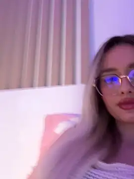 Snapshot of mollyxxx chatting on 03-15-25, 05:41 mollyxxx online show from 03-15-25, 05:41