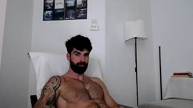 Snapshot of Verycutex chatting on 07-16-26, 05:24 Verycutex online show from 07-16-26, 05:24