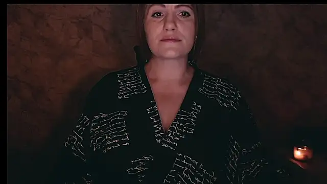 Snapshot of _letty_ chatting on 11-21-25, 01:15 letty online show from 11-21-25, 01:15