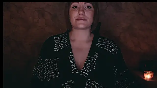 Snapshot of _letty_ chatting on 11-29-25, 12:02 letty online show from 11-29-25, 12:02