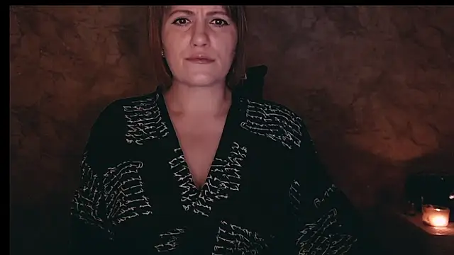 Snapshot of _letty_ chatting on 12-16-25, 09:20 letty online show from 12-16-25, 09:20