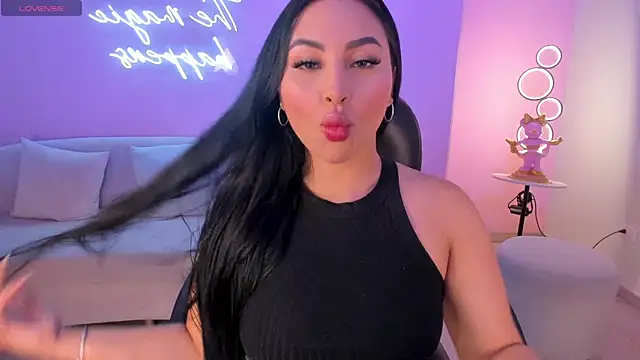 Snapshot of MiaRoberts1 chatting on 10-25-25, 12:34 MiaRoberts1 online show from 10-25-25, 12:34