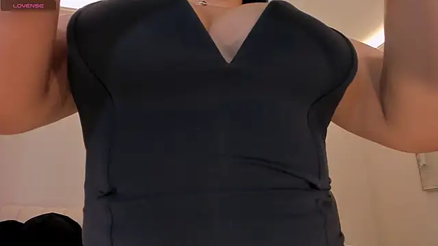 MiaRoberts1 online show from 07-04-26, 01:06