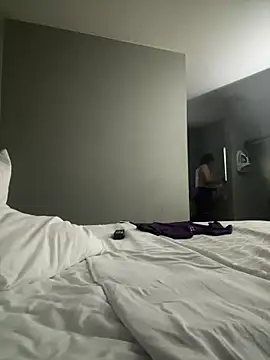 Aw ThROAt9 online show from 04-20-26, 12:02