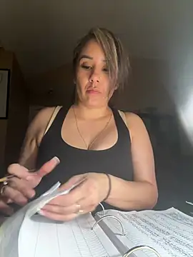 Aw ThROAt9 online show from 04-23-26, 04:24