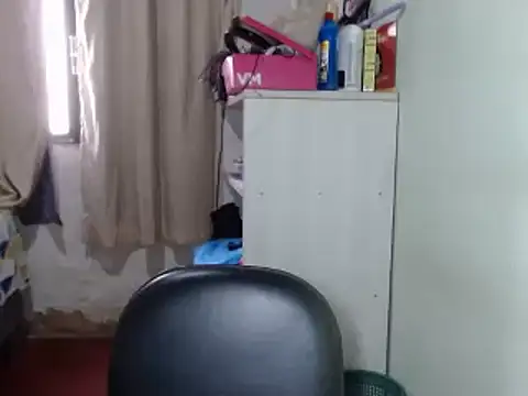 Snapshot of bustycarly chatting on 12-27-24, 01:28 bustycarly online show from 12-27-24, 01:28