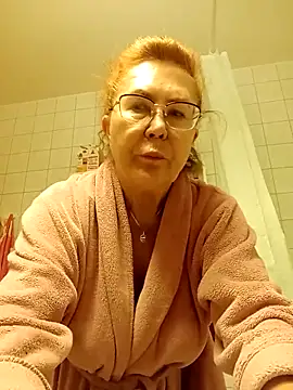 Hottie-Mom online show from 10-12-25, 08:02