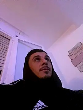 Snapshot of Agustin_Obs chatting on 10-24-25, 11:12 Agustin Obs online show from 10-24-25, 11:12