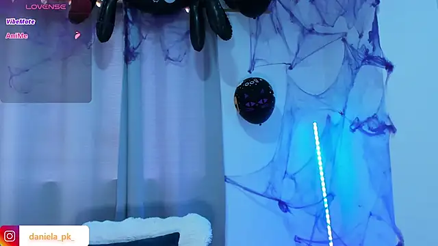 roxy pk  online show from 10-28-25, 04:20