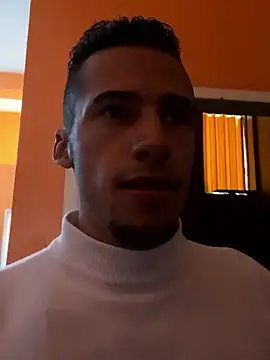 Snapshot of 12jun chatting on 01-08-26, 03:14 12jun online show from 01-08-26, 03:14