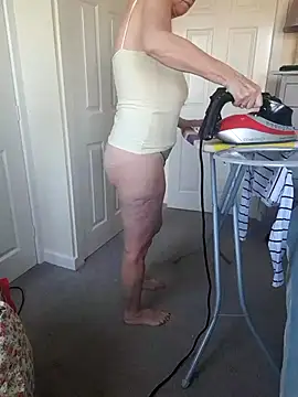 Snapshot of Emily_English57 chatting on 03-19-25, 09:28 Emily English57 online show from 03-19-25, 09:28