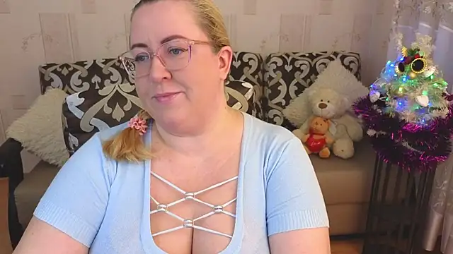 Ginesia online show from 12-13-24, 01:01