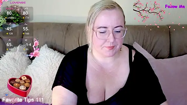 Snapshot of Ginesia chatting on 07-25-26, 12:47 Ginesia online show from 07-25-26, 12:47