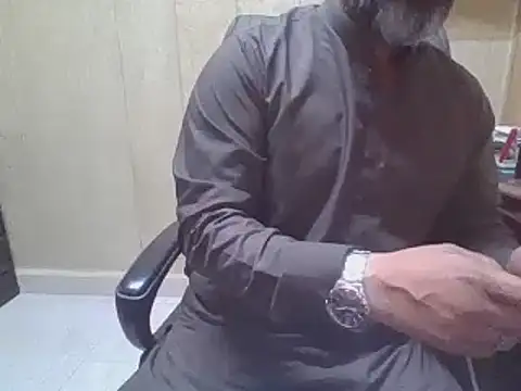 hairymaster95 online show from 11-24-25, 04:12