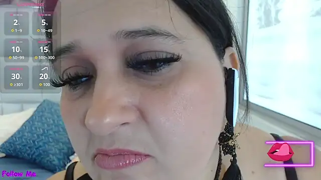 Kerly Doll online show from 11-30-25, 12:53