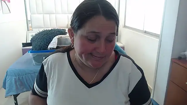 Kerly Doll online show from 05-25-26, 07:42
