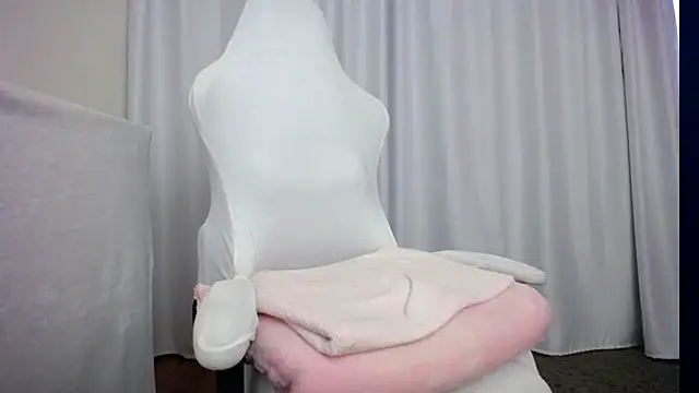 Snapshot of faceless_ chatting on 10-13-25, 08:03 faceless online show from 10-13-25, 08:03