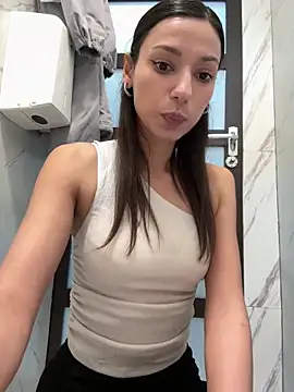 Snapshot of _MiaQueen_ chatting on 02-09-26, 11:20 MiaQueen online show from 02-09-26, 11:20