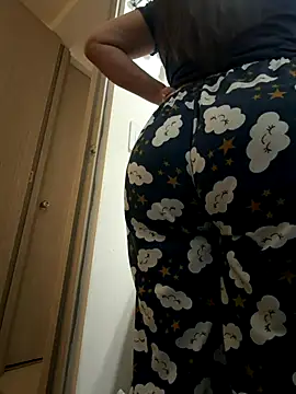 Snapshot of nurse_becky chatting on 12-14-25, 02:55 nurse becky online show from 12-14-25, 02:55