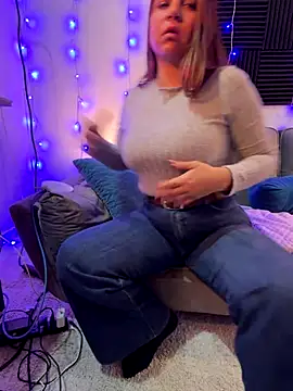 Snapshot of nurse_becky chatting on 12-15-25, 11:09 nurse becky online show from 12-15-25, 11:09