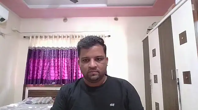 Snapshot of dhruv_love chatting on 02-14-25, 03:54 dhruv love online show from 02-14-25, 03:54