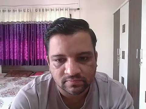 Snapshot of dhruv_love chatting on 10-13-25, 03:50 dhruv love online show from 10-13-25, 03:50