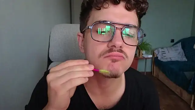 Remy Miles online show from 10-27-25, 07:12