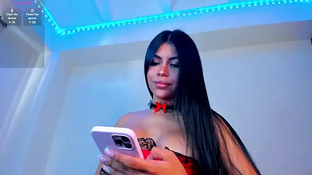 Snapshot of divinesalome chatting on 03-20-25, 08:29 divinesalome online show from 03-20-25, 08:29