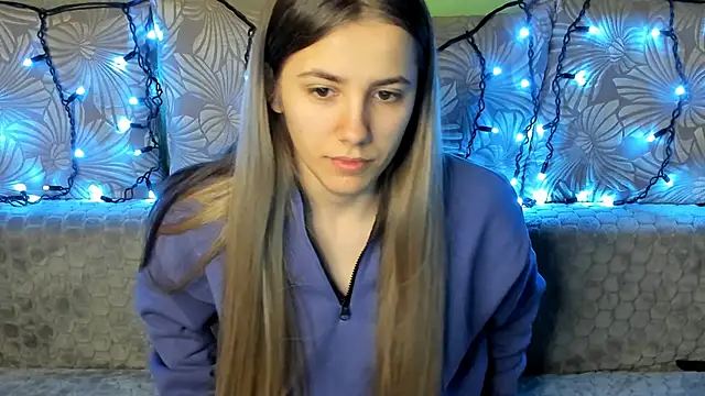 MaggieCake online show from 12-13-24, 01:37