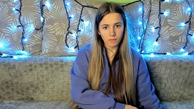 MaggieCake online show from 12-16-24, 04:02