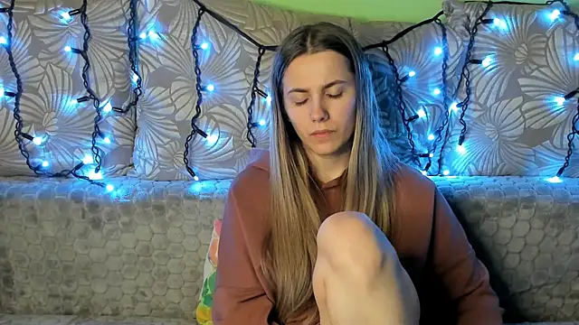 MaggieCake online show from 12-27-24, 04:04