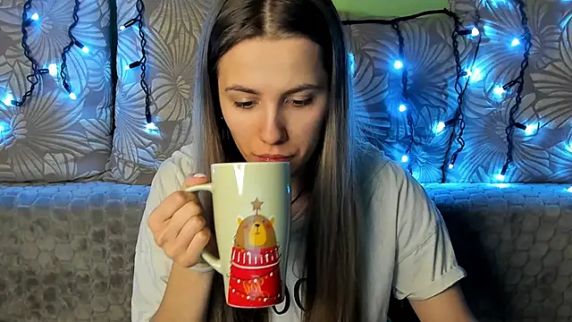 MaggieCake online show from 01-17-25, 01:25