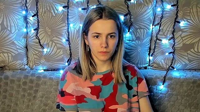 MaggieCake online show from 03-14-25, 01:16