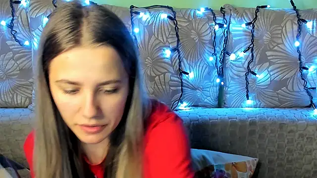 MaggieCake online show from 10-31-25, 03:40