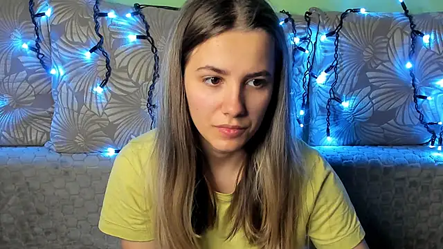 MaggieCake online show from 11-05-25, 05:07