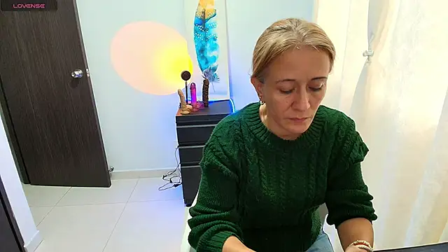 Naty Stone online show from 11-26-25, 09:27