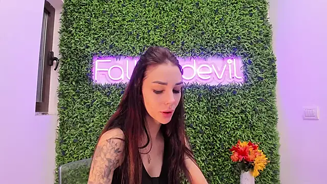 Snapshot of realhotfallingdevil chatting on 11-19-25, 04:01 realhotfallingdevil online show from 11-19-25, 04:01