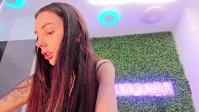 Snapshot of realhotfallingdevil chatting on 11-22-25, 09:52 realhotfallingdevil online show from 11-22-25, 09:52