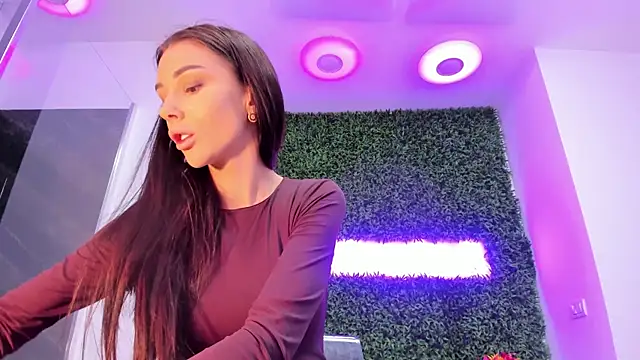 Snapshot of realhotfallingdevil chatting on 11-25-25, 04:23 realhotfallingdevil online show from 11-25-25, 04:23