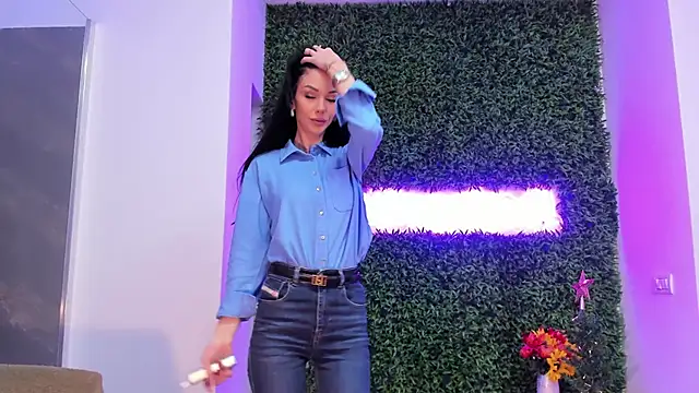 Snapshot of realhotfallingdevil chatting on 12-04-25, 05:28 realhotfallingdevil online show from 12-04-25, 05:28