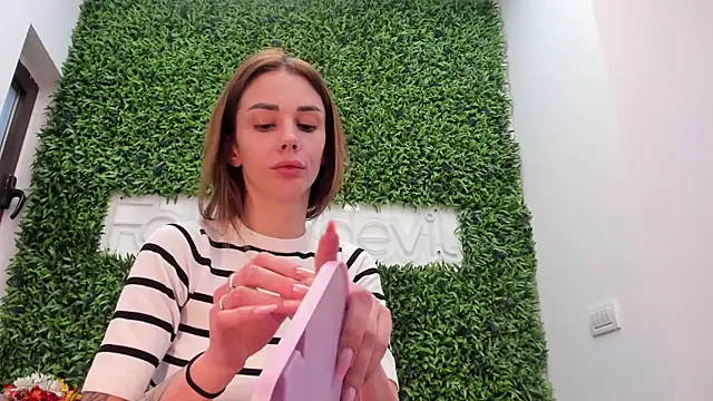 realhotfallingdevil online show from 04-23-26, 04:46