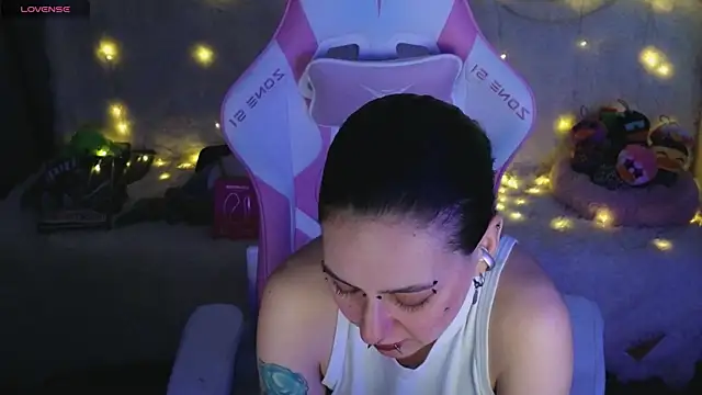 Ginger Stay online show from 04-22-26, 08:17