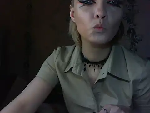 WildMissNiks online show from 05-13-26, 06:11