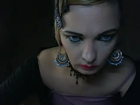 WildMissNiks online show from 06-26-26, 07:35